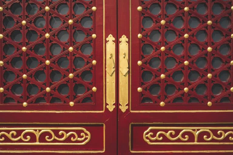 Textile Fusion: Cultural Expressions in Wardrobe